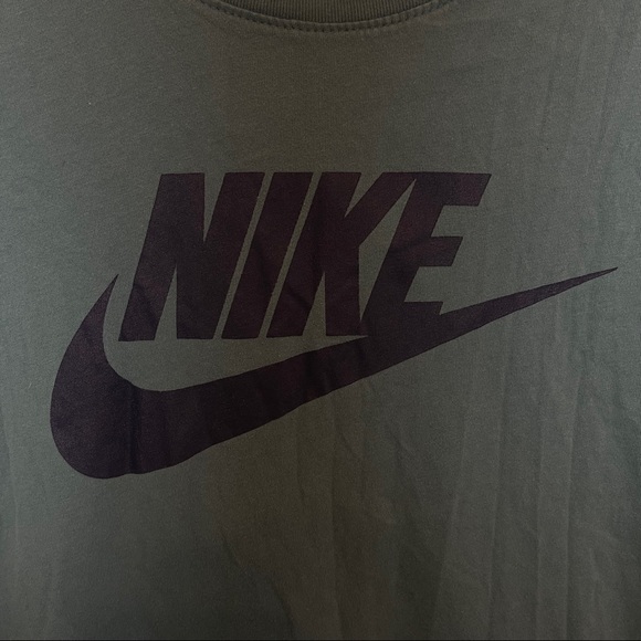 Nike Blue Crewneck Athletic Cut Short Sleeve Shirt - Picture 2 of 4